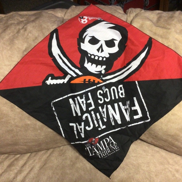 NFL TAMPA BAY BUCCANEERS bandanna - Picture 1 of 2